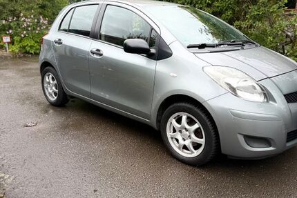 Toyota Yaris 81.500 km 5.499 &euro; Bad Oeynhausen 32549