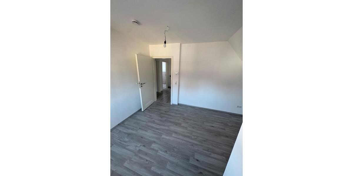 Dachgeschoßwohnung Bielefeld Schildesche - 3 Zimmer, 55 m&sup2;, 550&euro; | Angebot:25649470