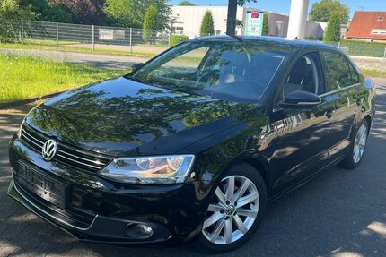 VW Jetta 181.000 km 5.850 &euro; Versmold 33775