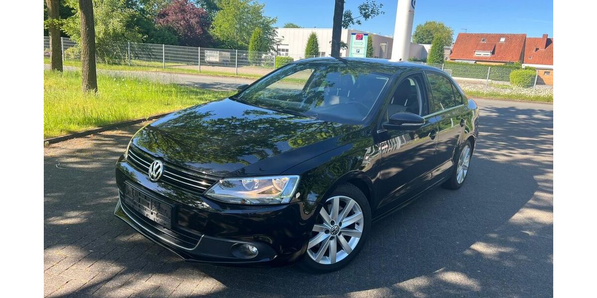 VW Jetta 181.000 km 5.850 &euro; Versmold 33775