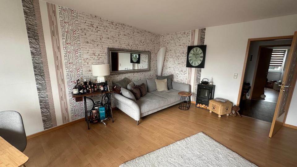 Dachgeschoßwohnung Halle - 2 Zimmer, 61 m&sup2;, 321&euro; | Angebot:26416906