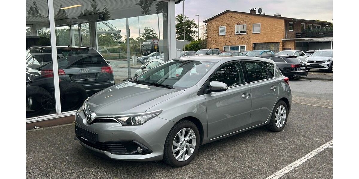 Toyota Auris 118.000 km 9.700 &euro; Bielefeld 33689