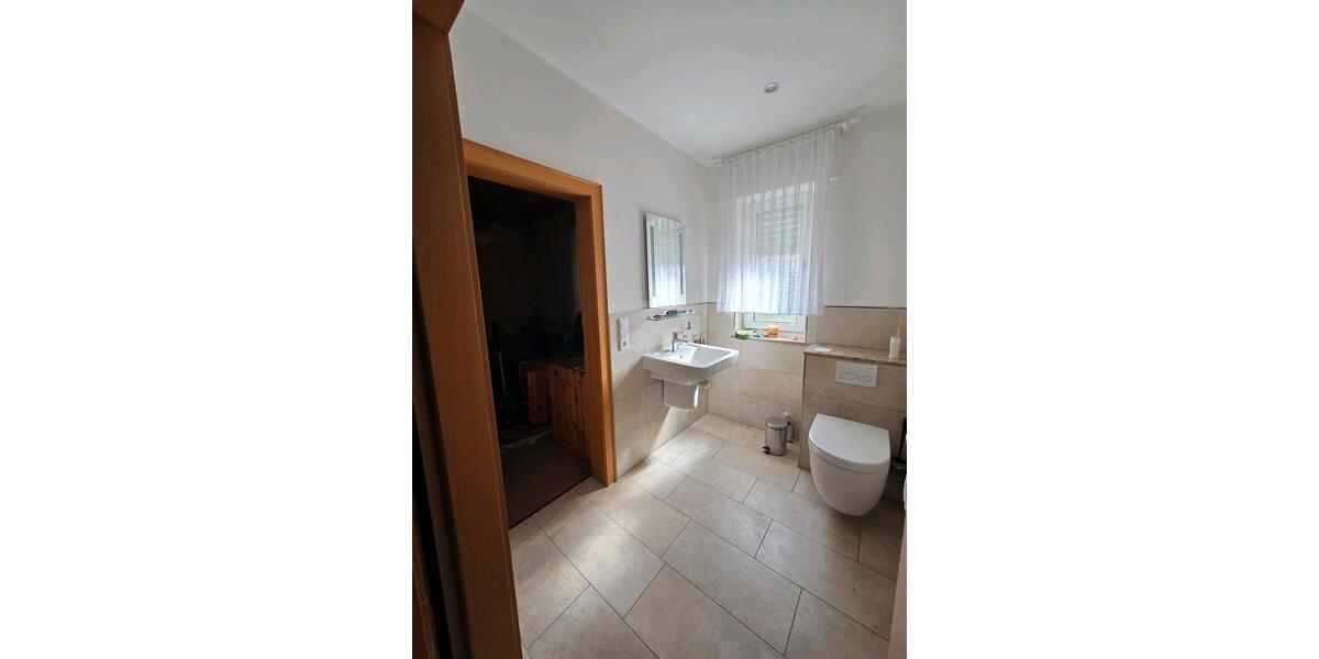 Erdgeschoßwohnung Enger - 3 Zimmer, 107 m&sup2;, 800&euro; | Angebot:25538856