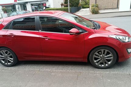 Hyundai i30 152.000 km 8.200 &euro; Detmold 32756