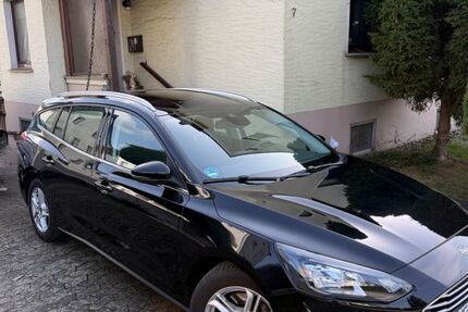 Ford Focus 49.000 km 13.900 &euro; Herford 32052