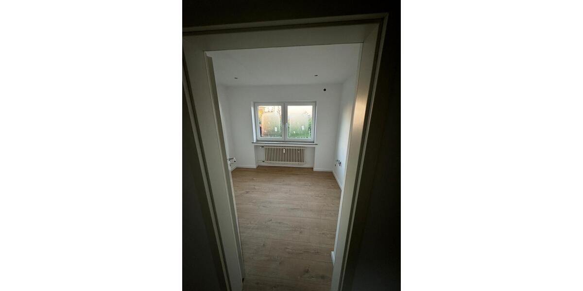 Erdgeschoßwohnung Bielefeld Heepen - 4 Zimmer, 95 m&sup2;, 1.400&euro; | Angebot:26393538