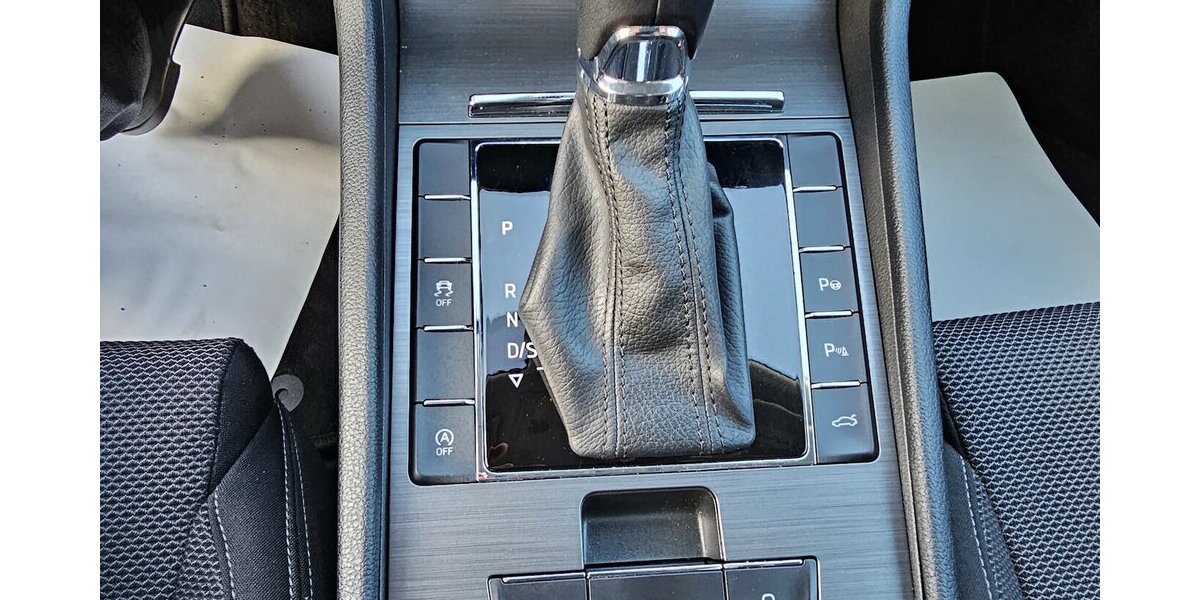 Skoda Superb 2.0 TSI DSG AHK LED NAVI ACC VIRT Cockpit 92.480 km 25.490 &euro; Löhne 32584
