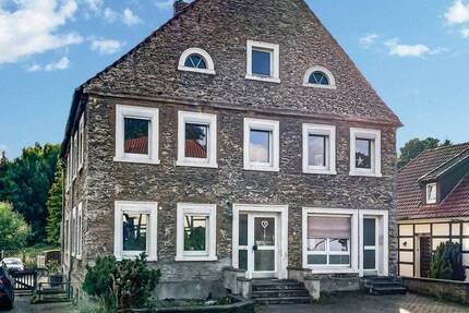 Repräsentatives Bruchsteinhaus mit drei Wohneinheiten und exklusivem Zugang zur Naturgrotte 1 zimmer