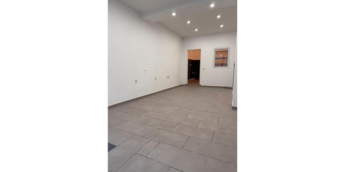 Gewerbeeinheit zu vermieten 2x ca. 40 qm frisch renoviert zimmer