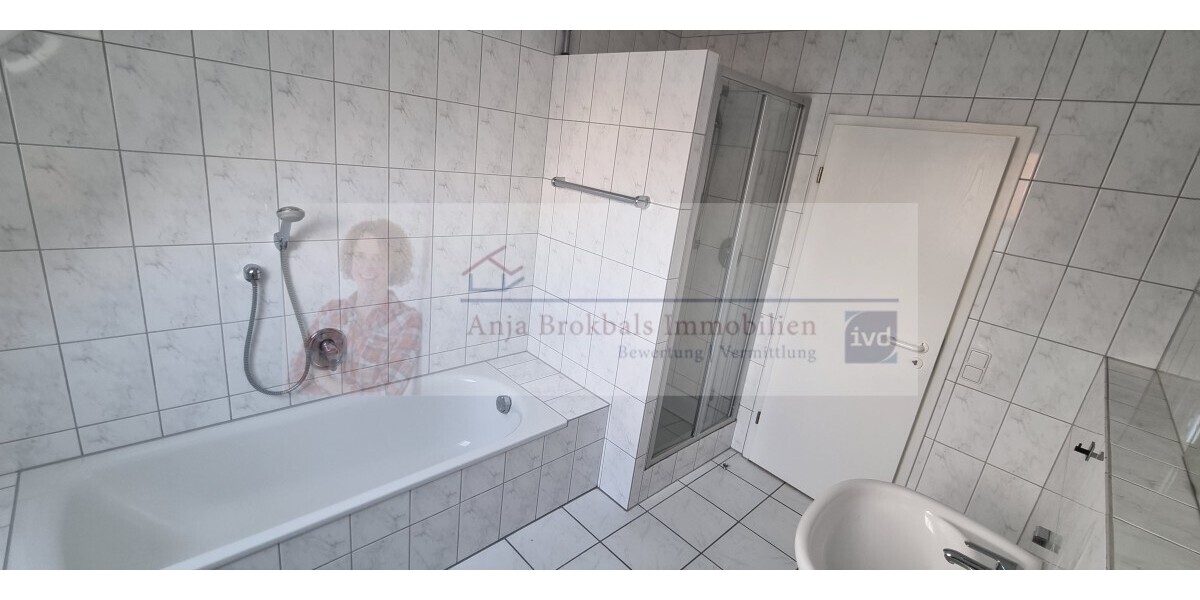 Zu Fuß in die City und zu den Schulen - DHH in ruhiger Lage - provisionsfrei für Käufer in Gütersloh - Doppelhaushälfte Gütersloh | Angebot:26794429