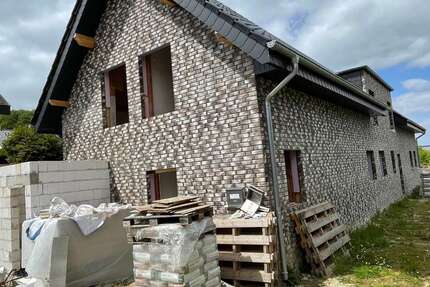 Haus zum Kaufen in Bad Salzuflen 220.000 € 256 m² 10 zimmer