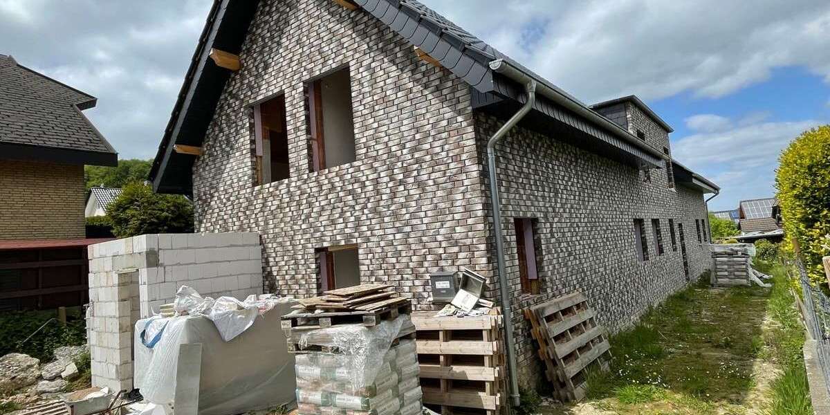 Haus zum Kaufen in Bad Salzuflen 220.000 € 256 m² 10 zimmer