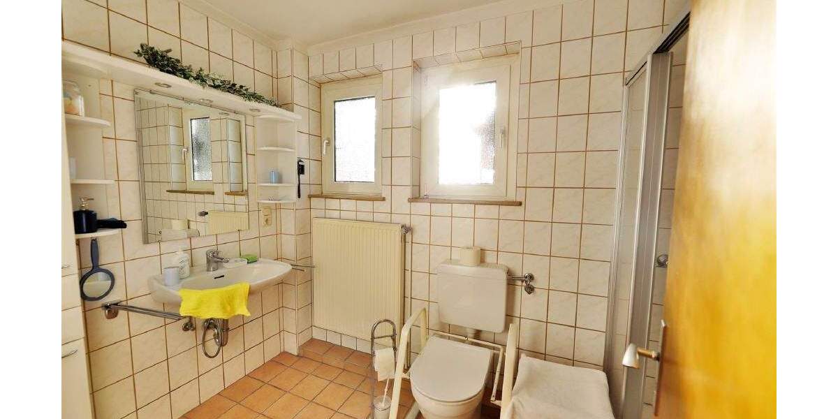 Einfamilienhaus Lage Kachtenhausen - 5 Zimmer, 99 m&sup2;, 180.000&euro; | Angebot:25776536
