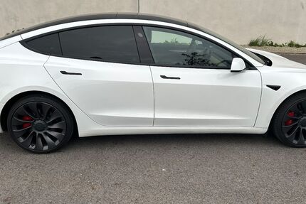 Tesla Model 3 85.000 km 30.500 € Hövelhof 33161