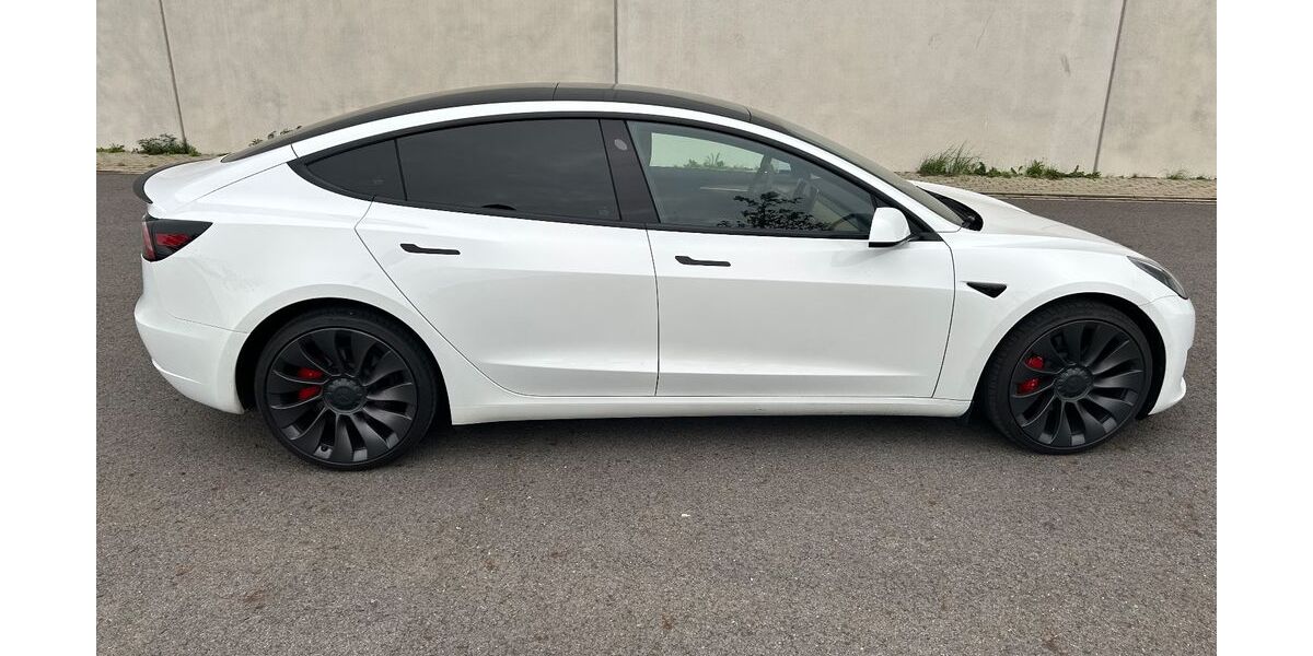 Tesla Model 3 85.000 km 30.500 € Hövelhof 33161