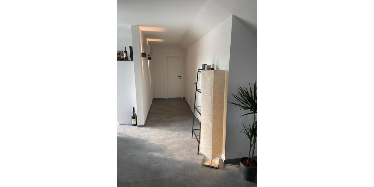 Dachgeschoßwohnung Halle - 2 Zimmer, 71 m&sup2;, 255.000&euro; | Angebot:26814682