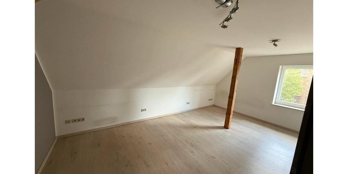 Mehrfamilienhaus, Wohnhaus Hüllhorst - 8 Zimmer, 244 m&sup2;, 1.790&euro; | Angebot:26533419