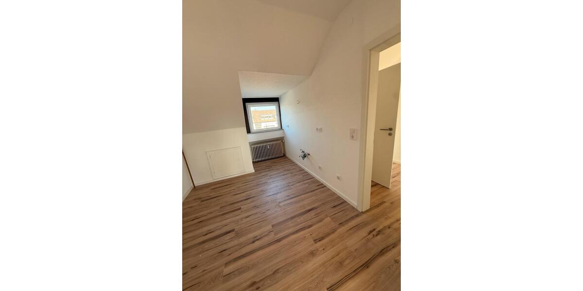 Dachgeschoßwohnung Bad Salzuflen Ehrsen-Breden - 3 Zimmer, 74 m&sup2;, 700&euro; | Angebot:26256327