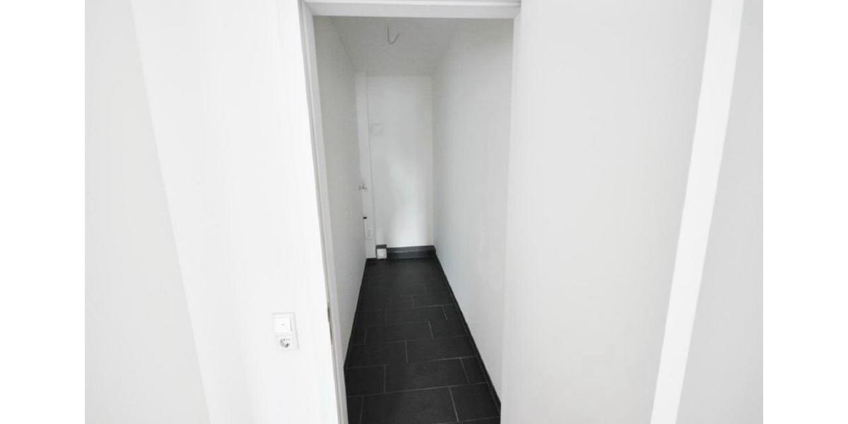 Etagenwohnung Lage - 4 Zimmer, 138 m&sup2;, 1.300&euro; | Angebot:26464572