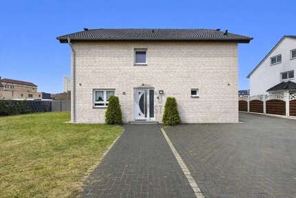 Haus Bielefeld / Senne Senne - 9 Zimmer, 195 m&sup2;, 849.000&euro; | Angebot:25825186
