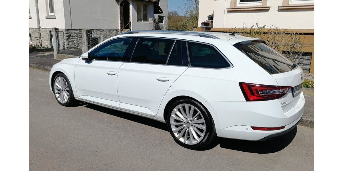 Skoda Superb 132.000 km 21.400 &euro; Detmold 32756