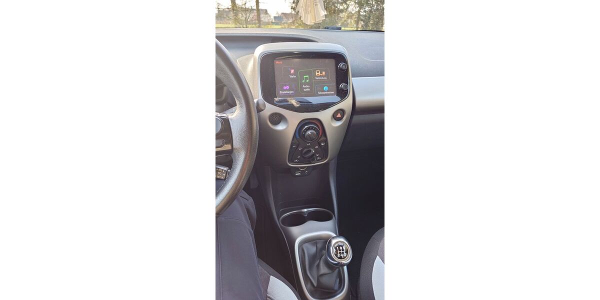 Toyota Aygo (X) 76.000 km 8.299 &euro; Bielefeld 33649