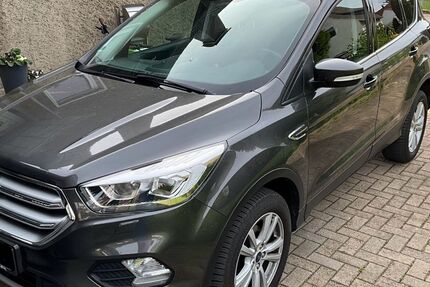 Ford Kuga 76.000 km 12.000 &euro; Löhne 32584