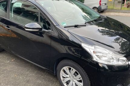 Peugeot 208 57.973 km 5.200 € Paderborn 33104