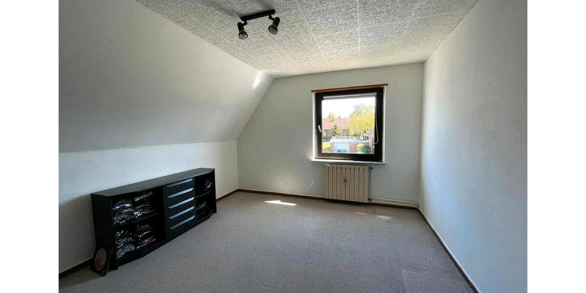 Dachgeschoßwohnung Hiddenhausen - 3 Zimmer, 70 m&sup2;, 153.000&euro; | Angebot:26407367