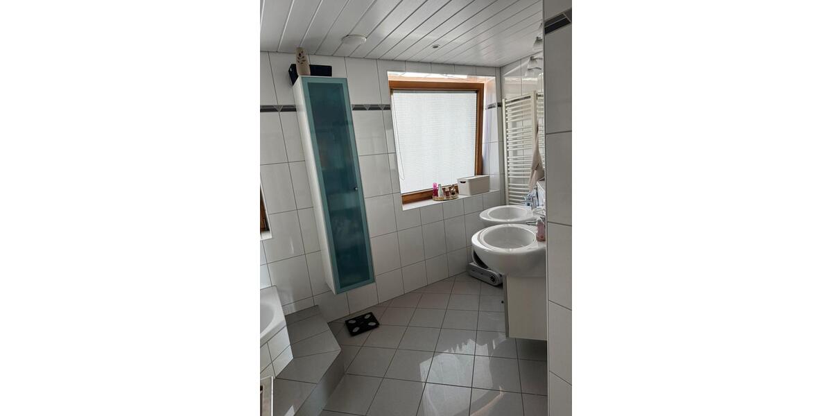 Etagenwohnung Melle - 3 Zimmer, 110 m&sup2;, 1.000&euro; | Angebot:26415877