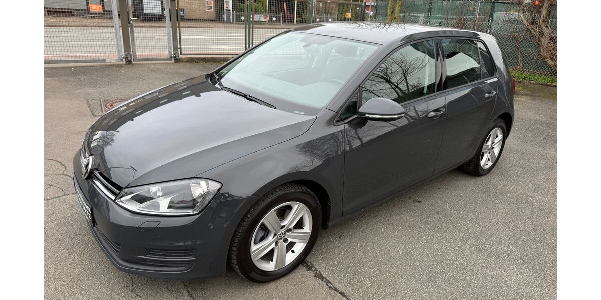 VW Golf 131.600 km 7.799 &euro; Bielefeld 33607