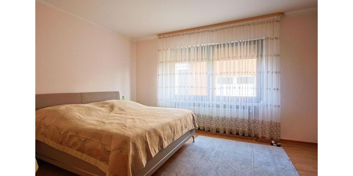 Etagenwohnung Bad Oeynhausen - 3.5 Zimmer, 108 m&sup2;, 1.000&euro; | Angebot:25720005