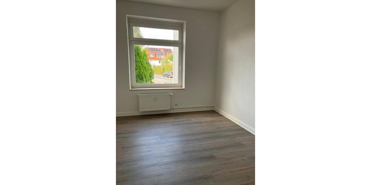 Schöne renovierte Altbauwohnung zentral gelegen in Halle 3 zimmer