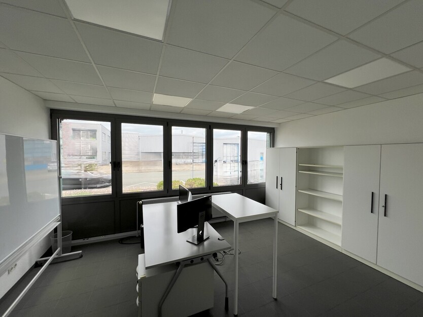 Lager-Produktionsanlage mit Büro in Lübbecke zimmer