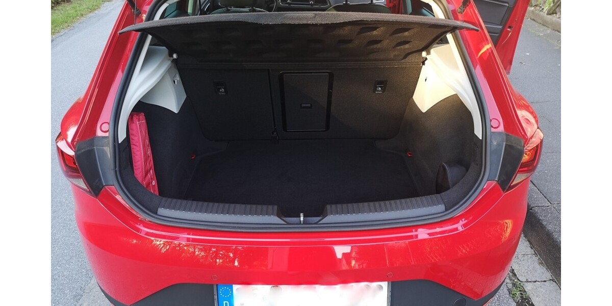 Seat Leon 97.100 km 14.800 € Halle 33790