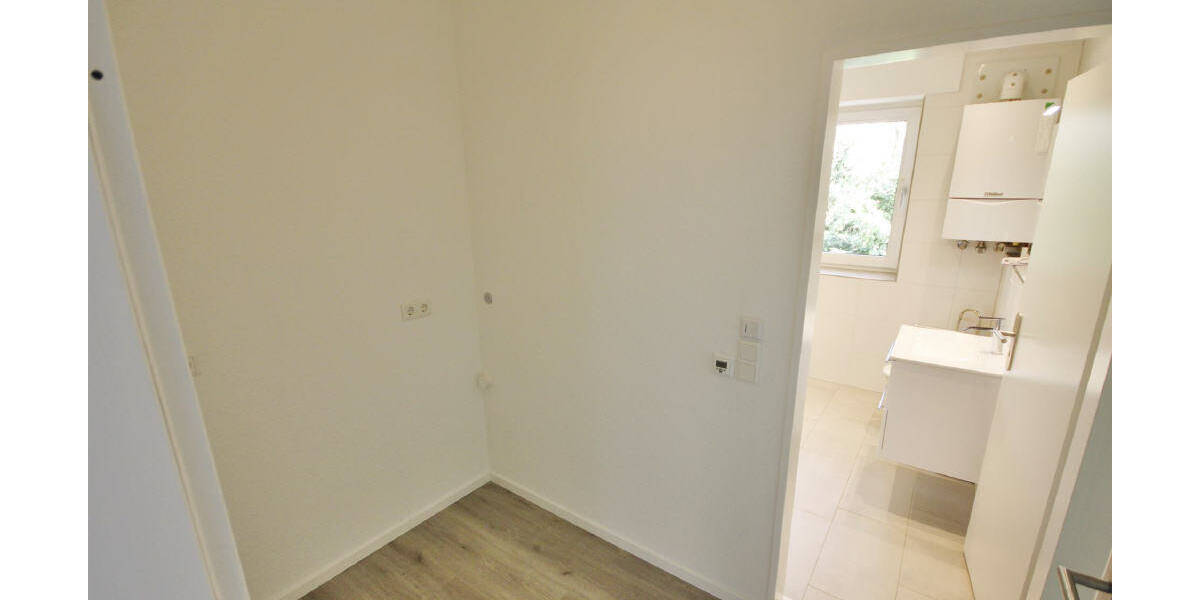 Etagenwohnung Lage - 3 Zimmer, 93 m&sup2;, 220.000&euro; | Angebot:26657743
