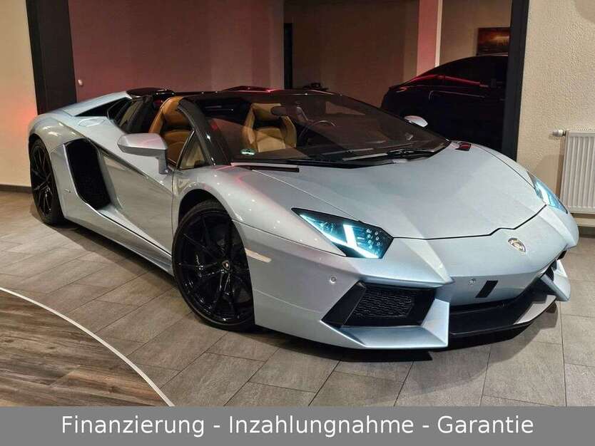 Lamborghini Aventador 29.000 km 329.990 € Melle 49328