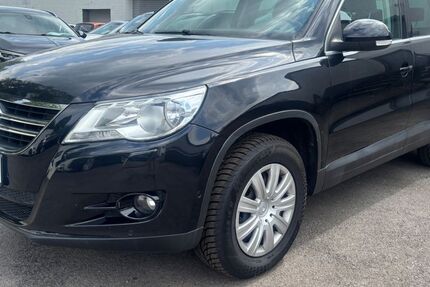 VW Tiguan 182.550 km 8.380 &euro; Detmold 32758