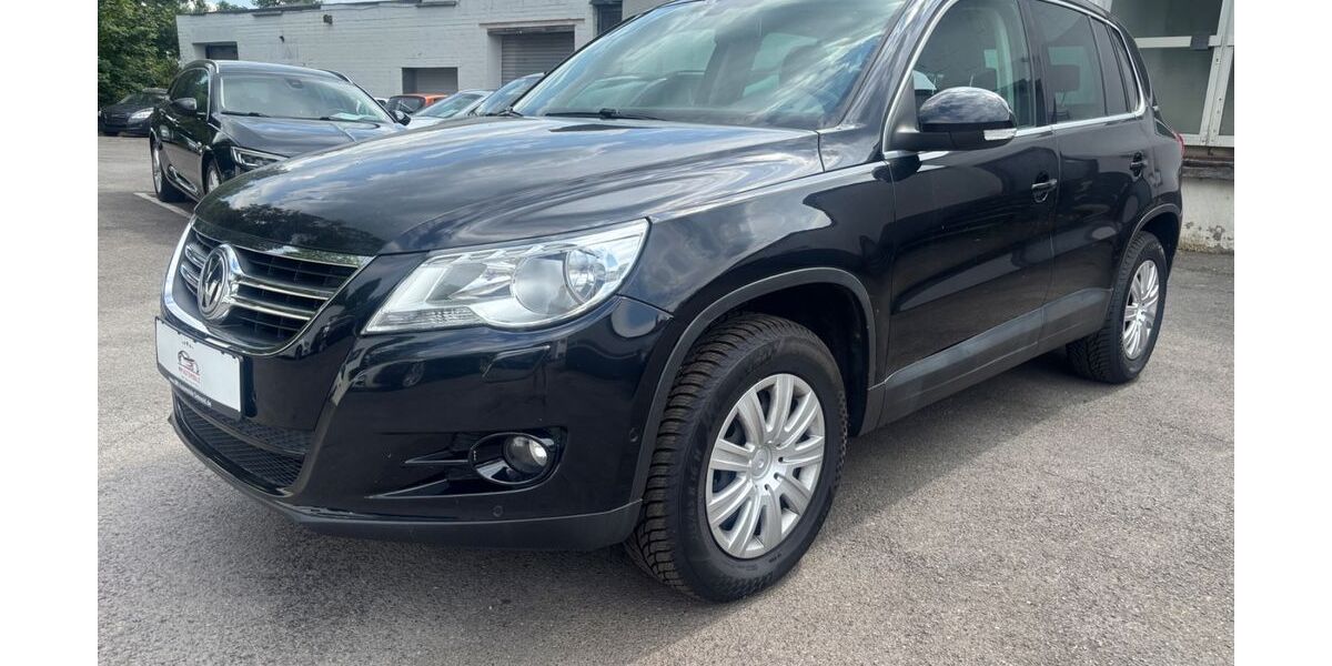 VW Tiguan 182.550 km 8.380 &euro; Detmold 32758