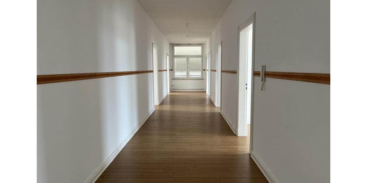 Etagenwohnung Bad Salzuflen - 5 Zimmer, 166 m&sup2;, 960&euro; | Angebot:24803540