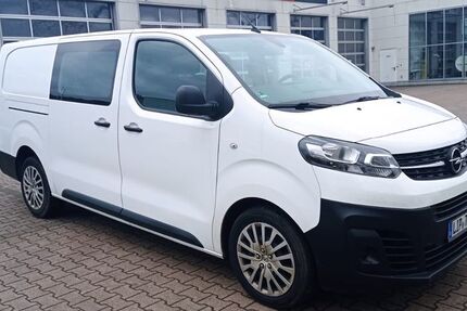 Opel Vivaro 197.000 km 15.900 € Lemgo 32657
