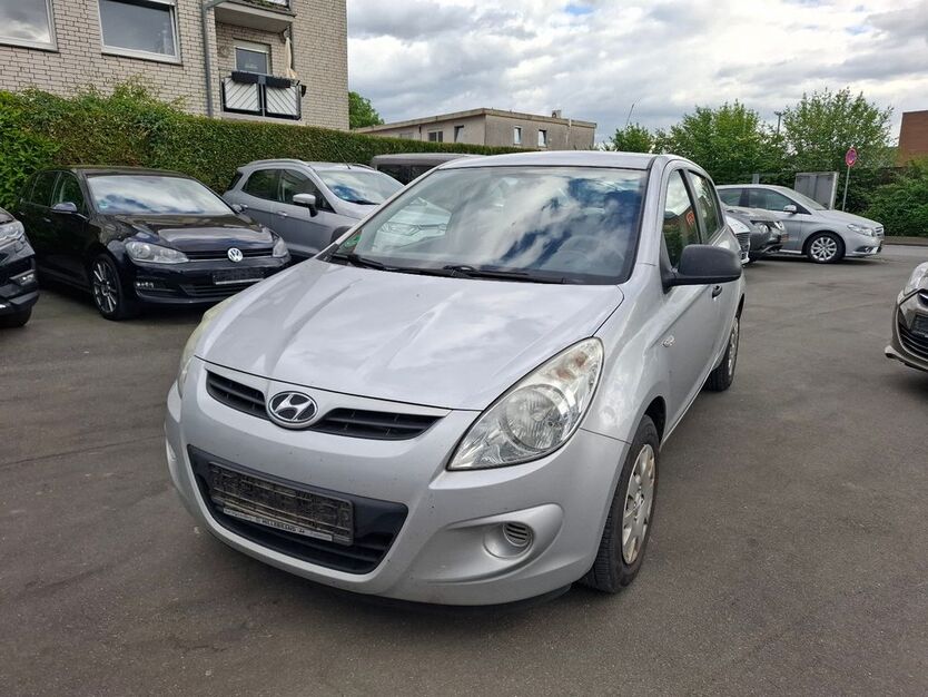 Hyundai i20 227.000 km 1.999 € Paderborn 33100