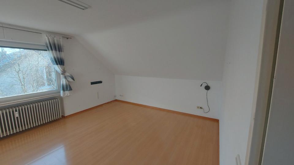 Dachgeschoßwohnung Gütersloh Kattenstroth - 2.5 Zimmer, 70 m&sup2;, 560&euro; | Angebot:26123590