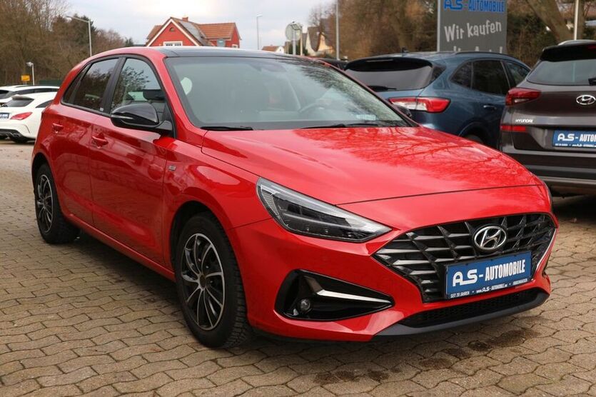 i30