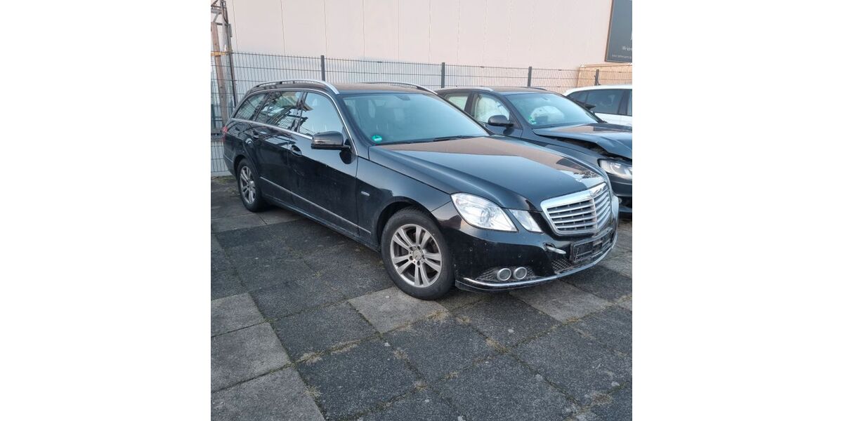Mercedes-Benz E 220 334.759 km 2.600 &euro; Oerlinghausen 33813
