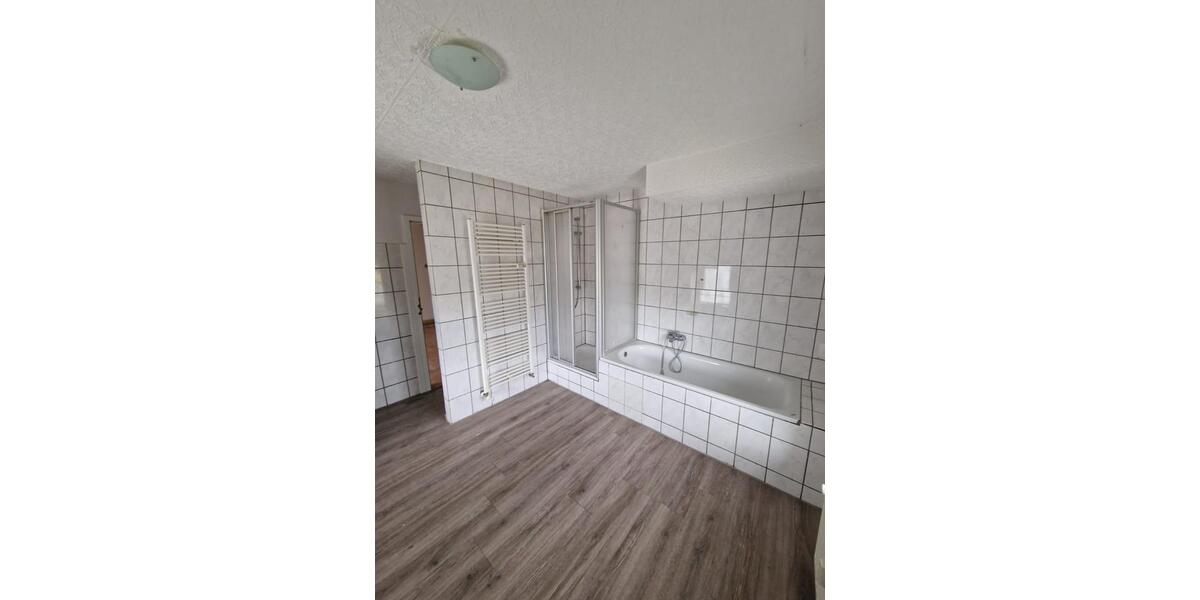 Etagenwohnung Detmold Hakedahl - 4 Zimmer, 104 m&sup2;, 800&euro; | Angebot:26302887