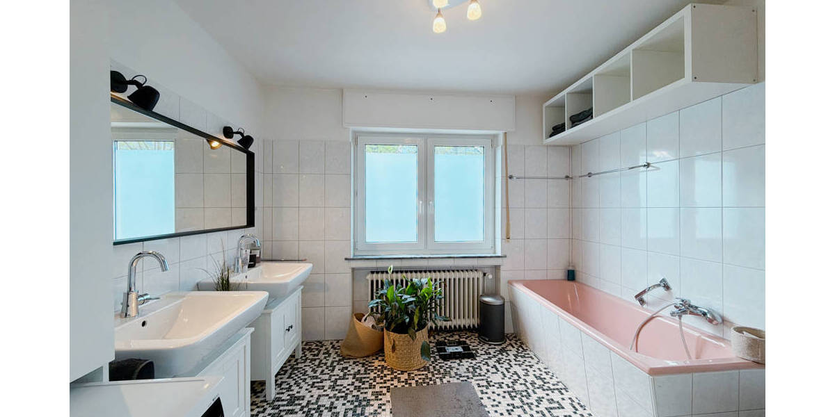 Etagenwohnung Bielefeld / Hoberge Hoberge-Uerentrup - 4 Zimmer, 140 m&sup2;, 1.150&euro; | Angebot:26740759