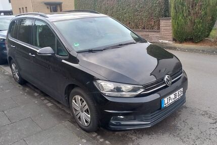 VW Touran 213.000 km 11.999 &euro; asemissen 33818