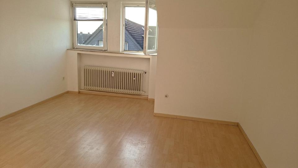 Dachgeschoßwohnung Bielefeld Brackwede - 3 Zimmer, 71 m&sup2;, 560&euro; | Angebot:25164075