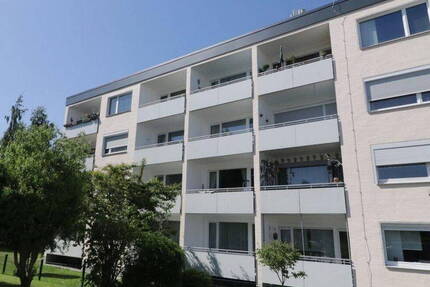 Helle 2-Zimmer-Wohnung mit 2 Balkonen - ab 01.09. oder 01.10. zu vermieten